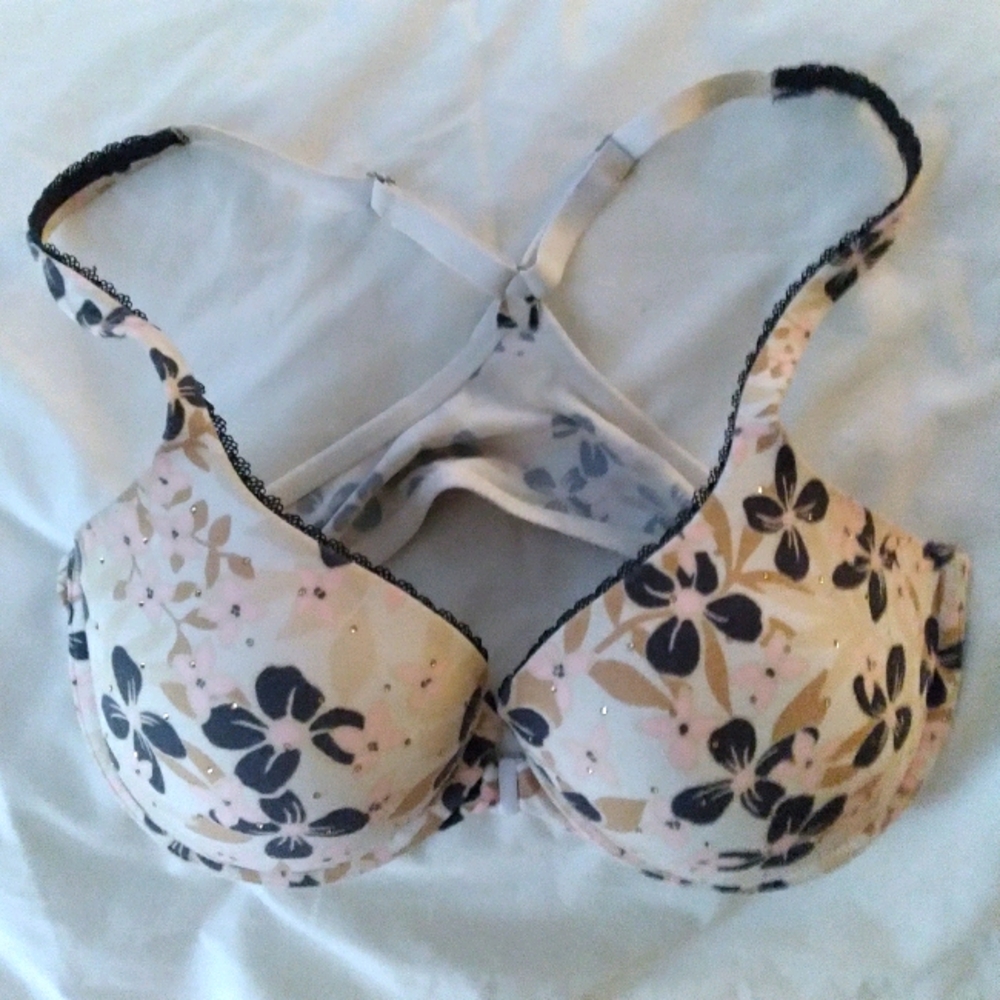 VS BODY BY VICTORIA Pink Floral..soft..racerback bra. 36D